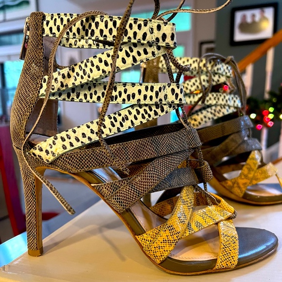 Banana Republic Laney Lace-Up Booties Sz 7 Mixed Print - Picture 1 of 6